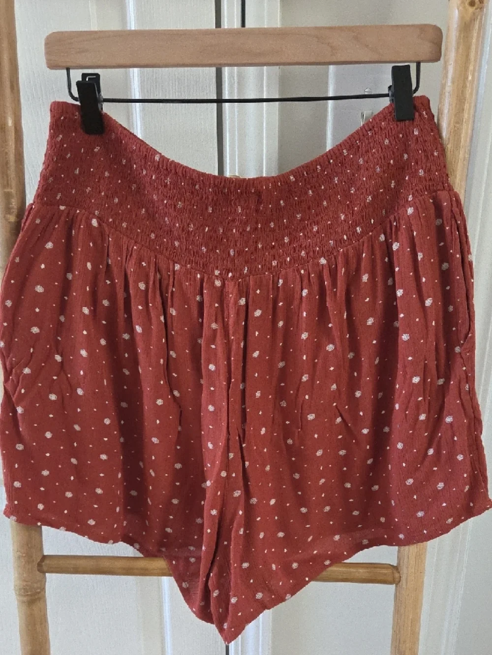 High-Waist Rust Polka Dot Women's Shorts - Picture 5 of 9